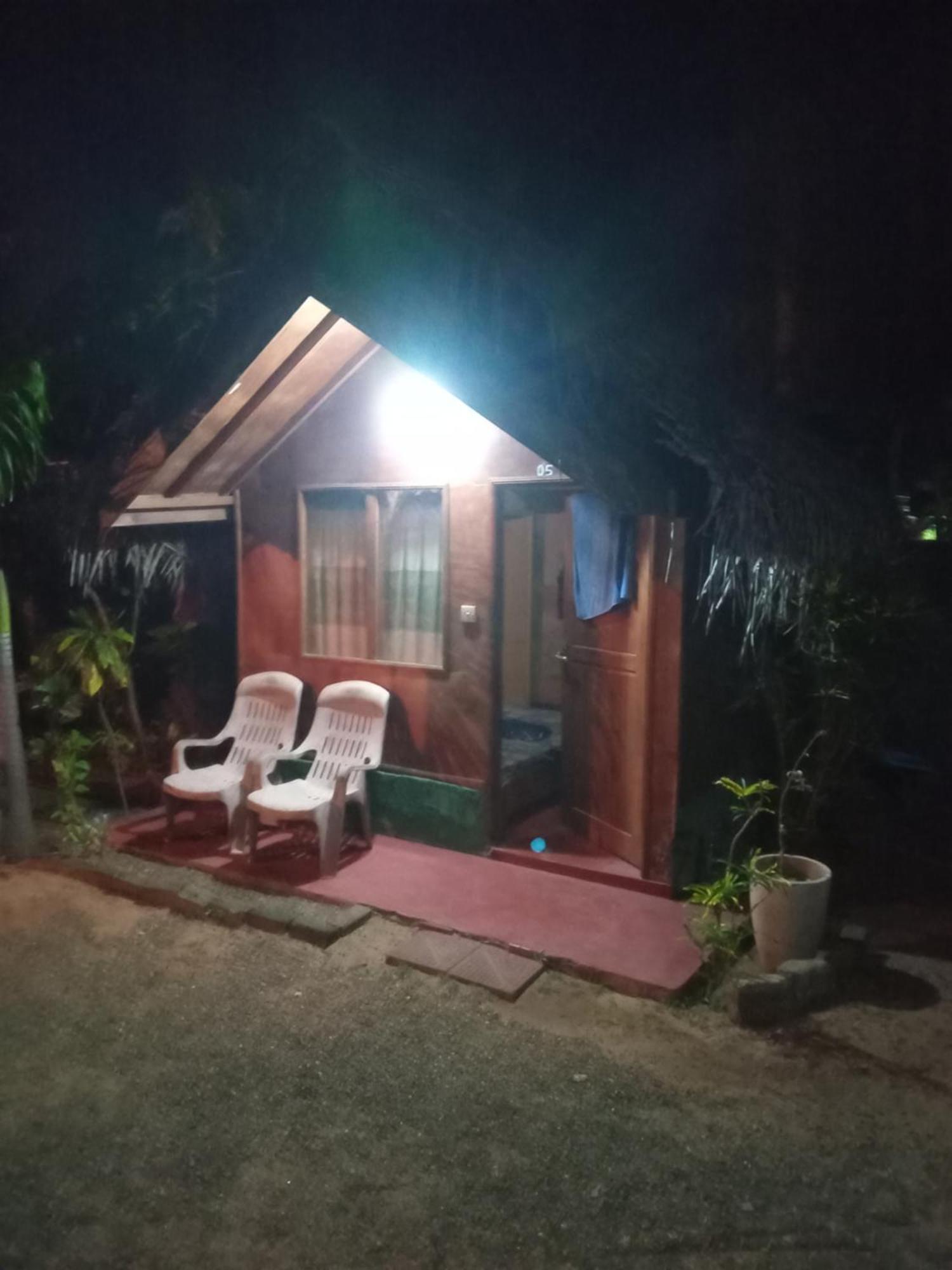 Blue Ocean Cabana Hotel Тринкомале Екстериор снимка