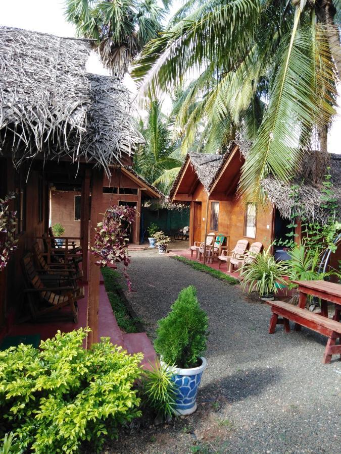 Blue Ocean Cabana Hotel Тринкомале Екстериор снимка